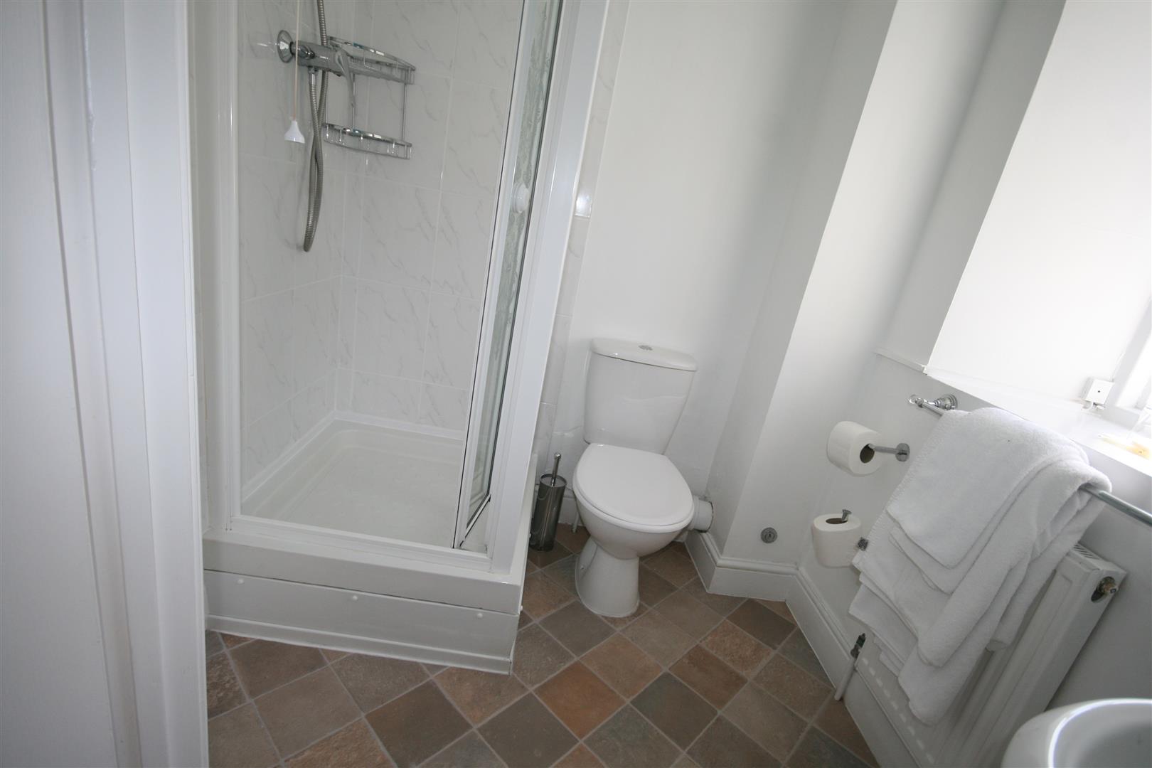 EN SUITE